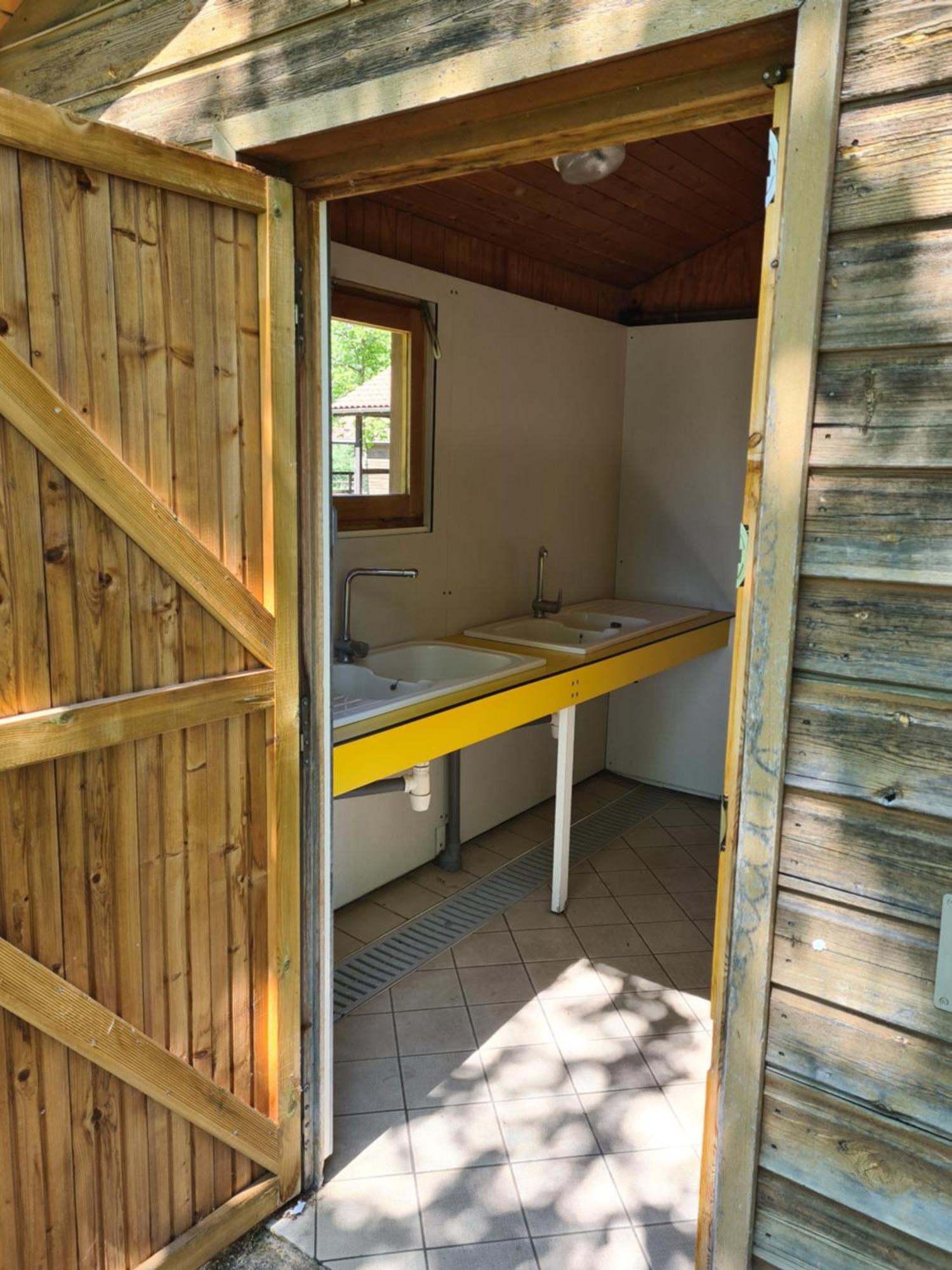 Les Chalets Guinguette Capdenac-Gare ภายนอก รูปภาพ