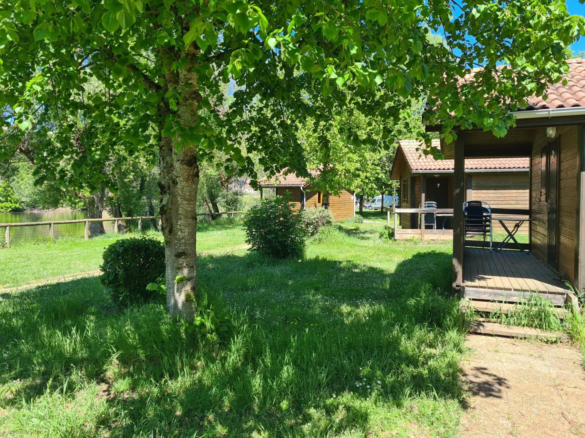 Les Chalets Guinguette Capdenac-Gare ภายนอก รูปภาพ